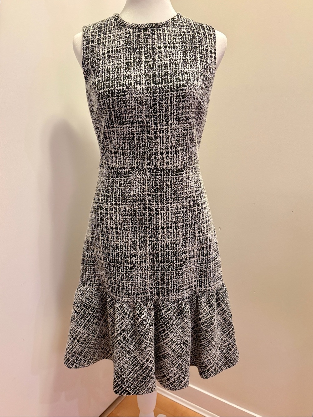 DKNY Black and White Sleeveless Textured Midi Dress with Fluted Hem